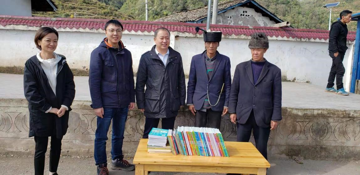 咬定目标、一鼓作气，确保如期打赢脱贫攻坚战 ——集团公司副总裁冯飒、总会计师李明会一行                   到花古村督查指导扶贫攻坚工作